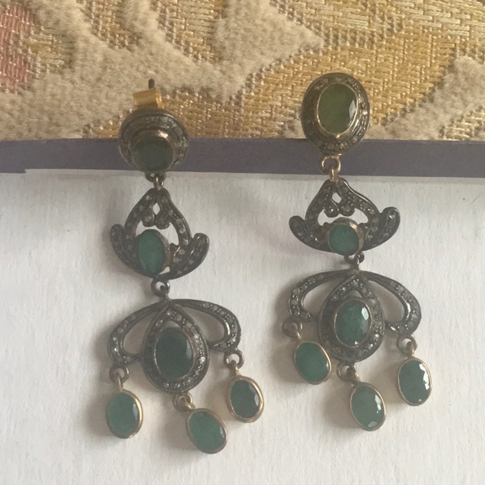 Beautiful silverearrings with emerald new